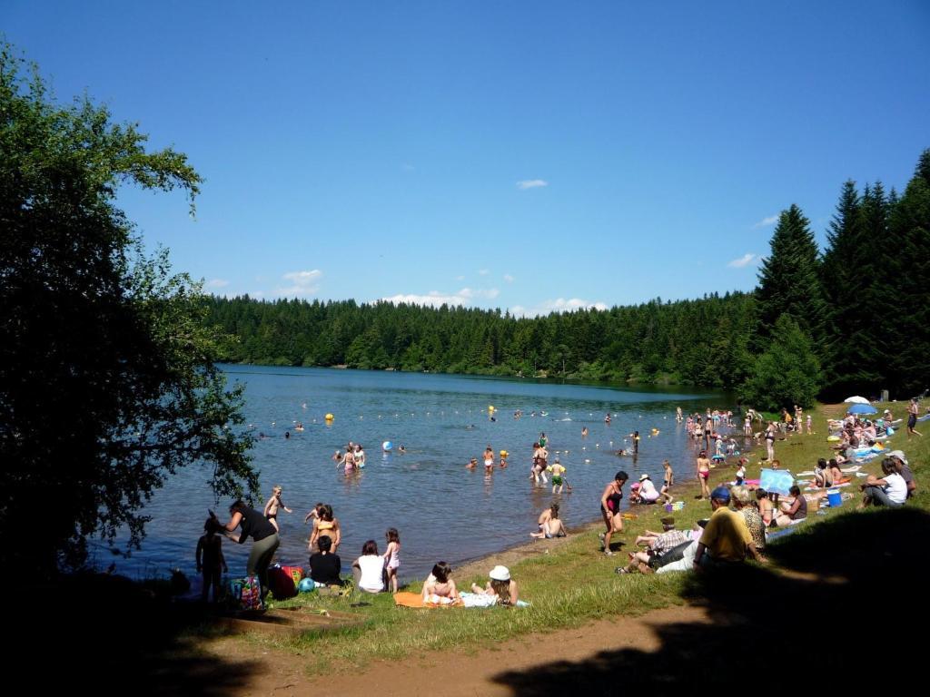 Le Gite Du Velay Bains Exterior foto